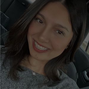 Meet your Posher, Abigail